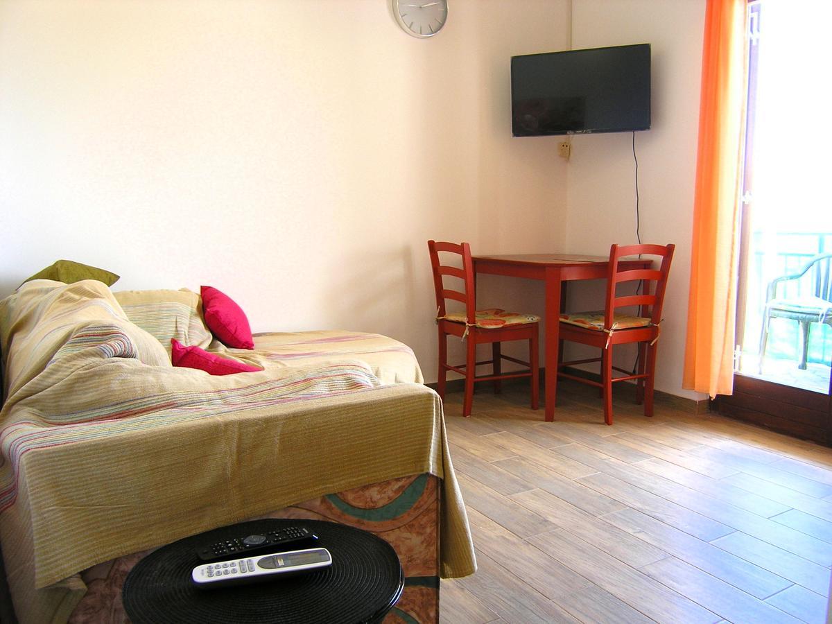 Apartman Braut Krk Town Buitenkant foto