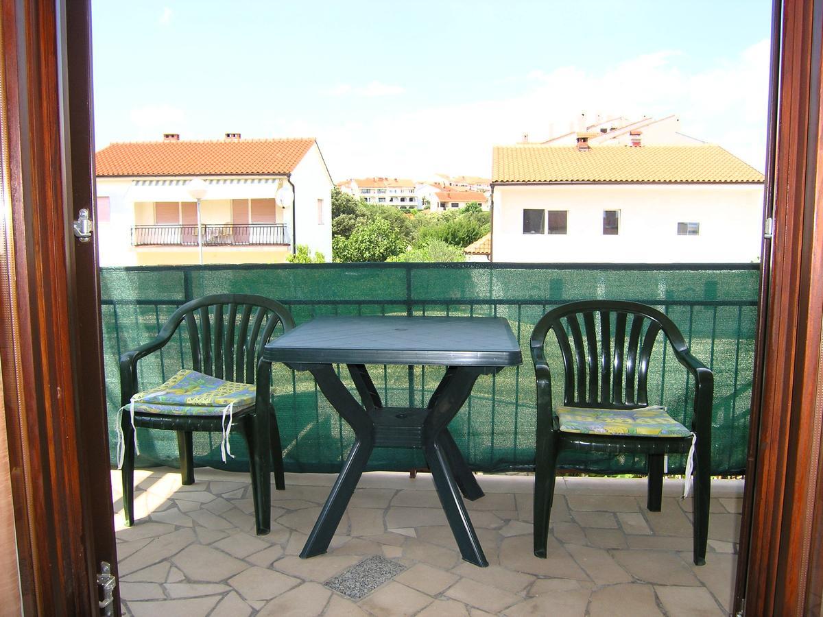Apartman Braut Krk Town Buitenkant foto